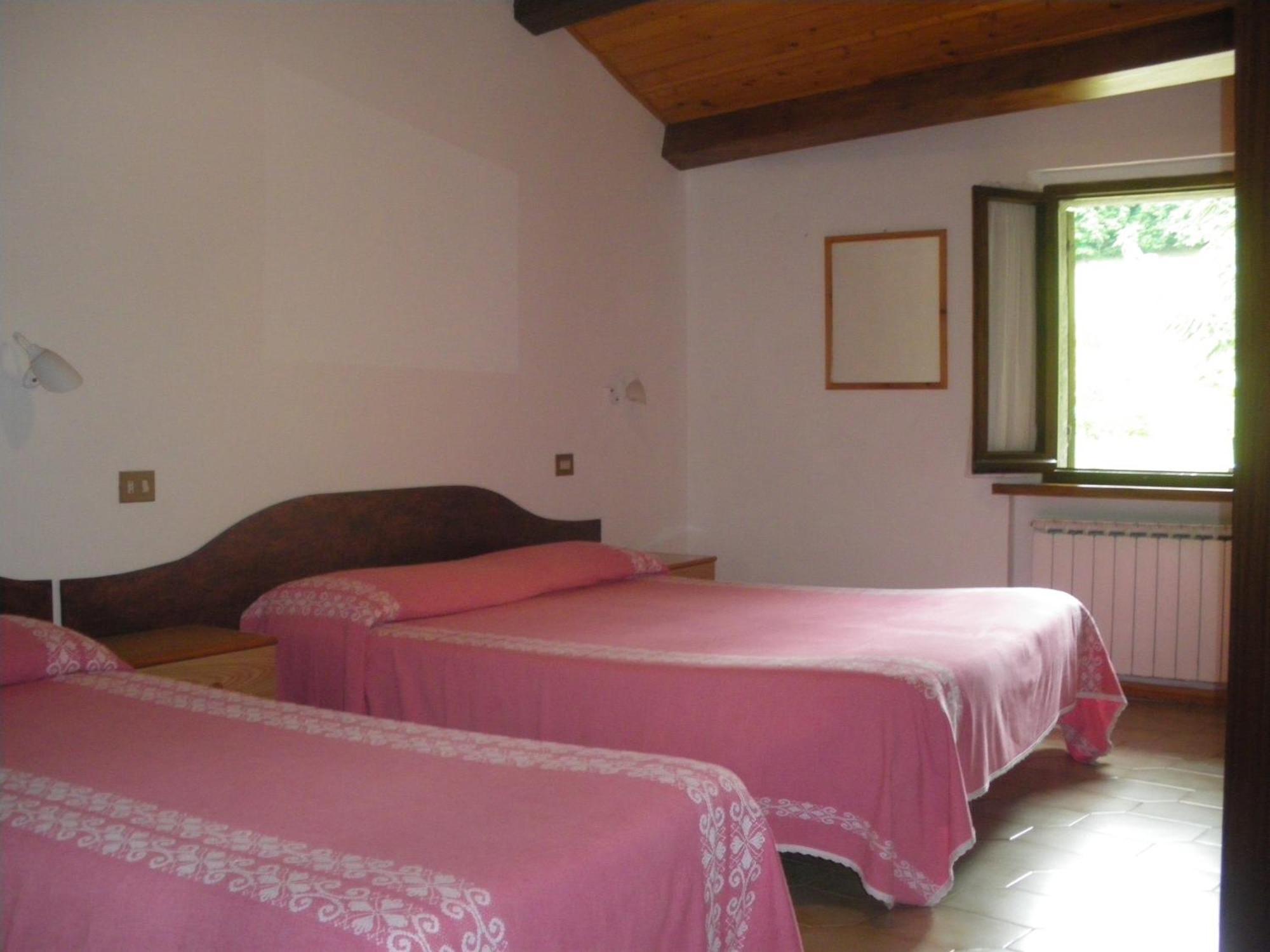Agriturismo Orsaiola Urbania Eksteriør bilde