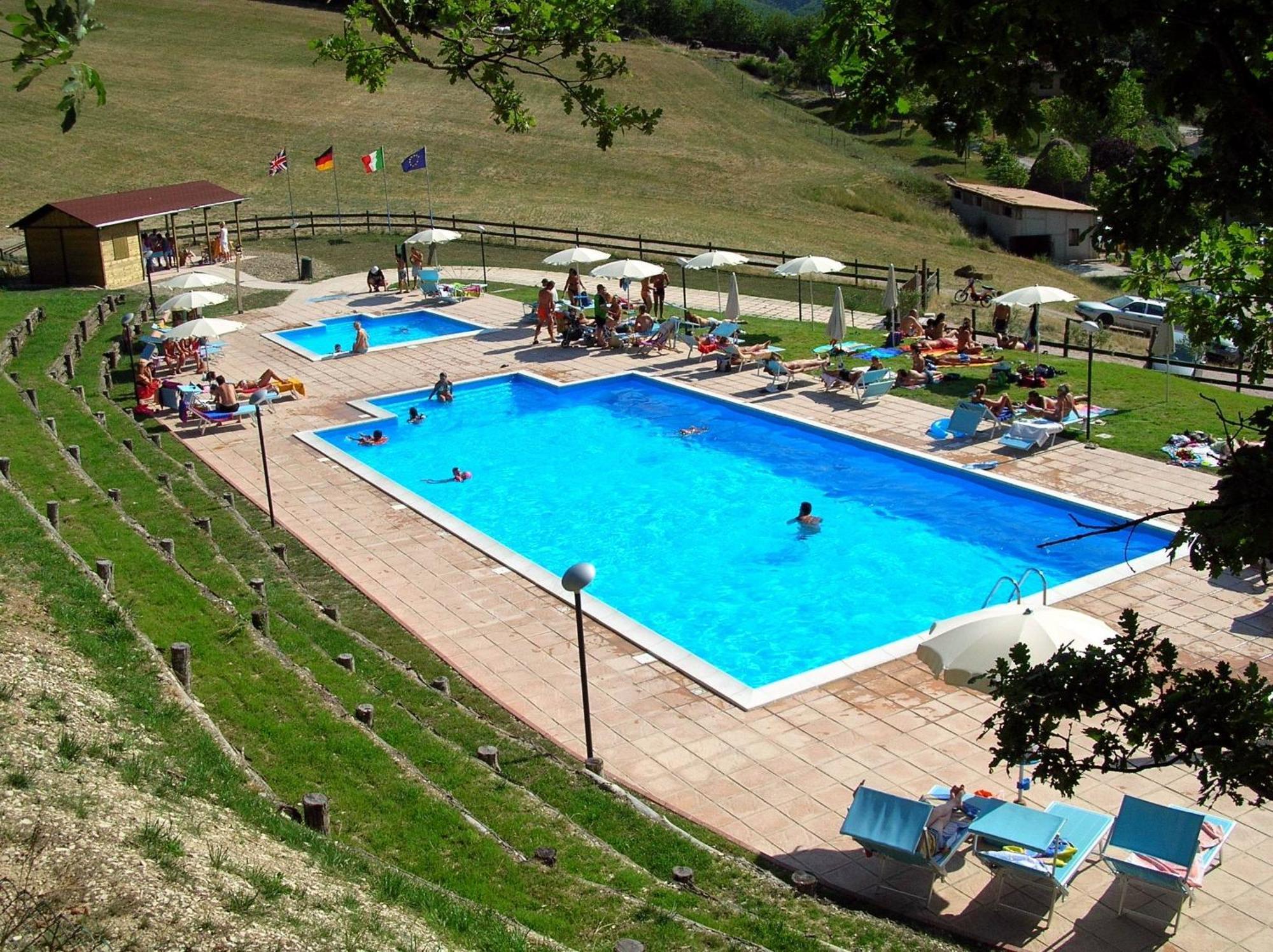 Agriturismo Orsaiola Urbania Eksteriør bilde