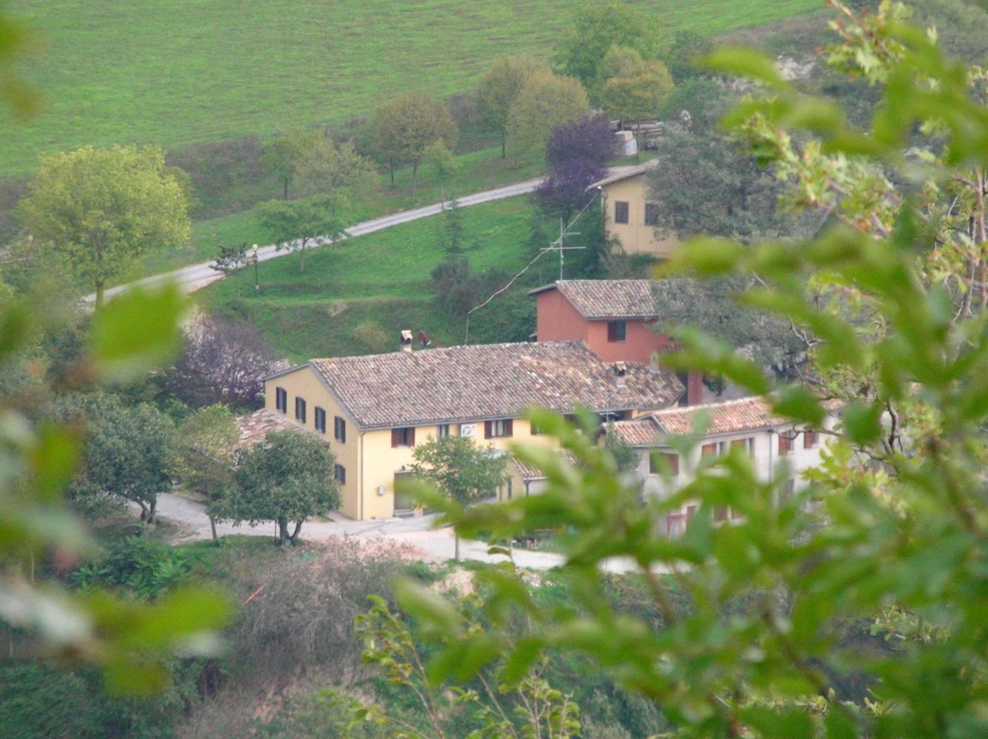 Agriturismo Orsaiola Urbania Eksteriør bilde