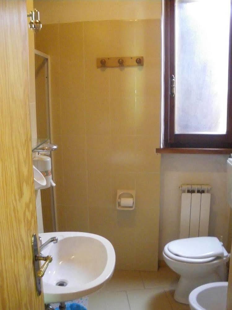 Agriturismo Orsaiola Urbania Eksteriør bilde