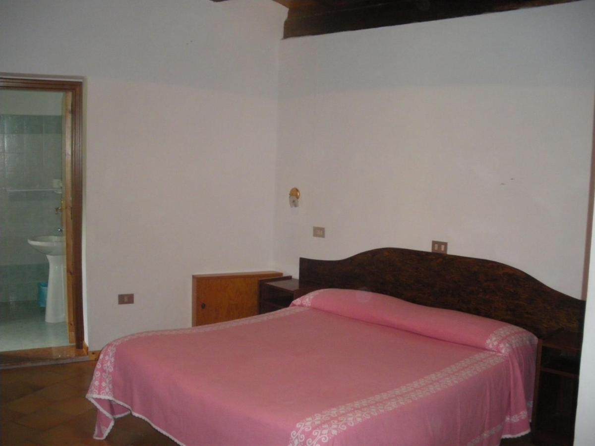 Agriturismo Orsaiola Urbania Eksteriør bilde